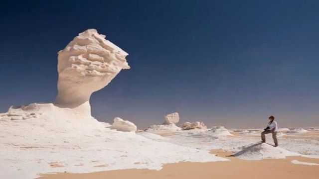 2 Day tour to the White Desert and Bahariya Oasis from El Gouna by flight — photo 5