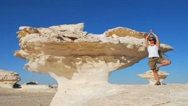 2 Day tour to the White Desert and Bahariya Oasis from Hurghada by flight