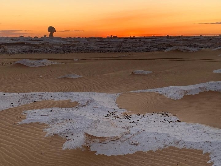 2 Day tour to the White Desert from Sahel Hashesh by flight