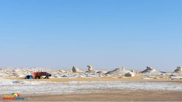 4 days tour to the white desert with Djara Cave and Bahariya oasis from Cairo — photo 8