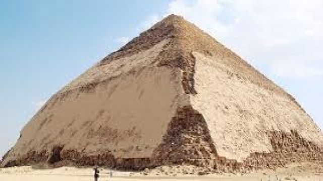 Day tour to Dahshur Pyramids and Meidoum Pyramid from Cairo — photo 4