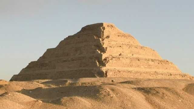 Day Tour to Giza Pyramids Saqqara and Dahshur — photo 5