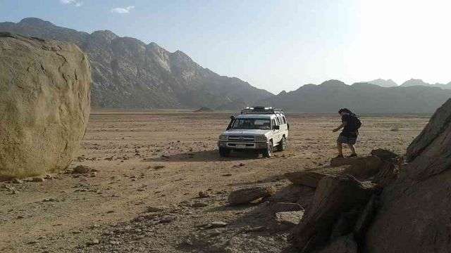 Hurghada Desert Safari Trip by jeep — photo 5