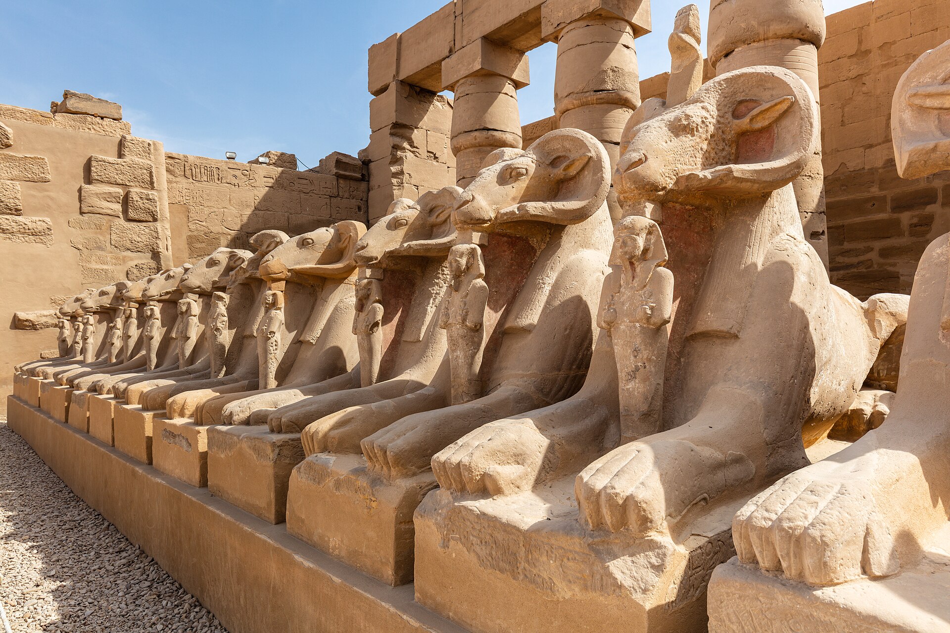 Luxor Airport Transfers To Hurghada