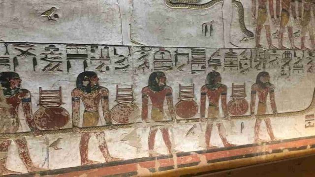 Luxor two days trip with Dendera and Abyos temples from Hurghada — photo 5