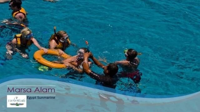Nefertari Seascope boat Marsa alam Lunch Trip