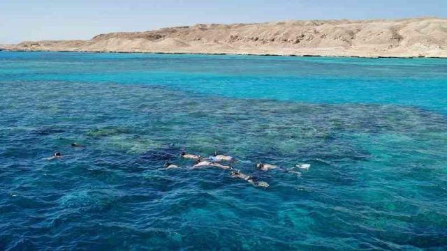 Paradise island snorkeling trip from Makadi — photo 2