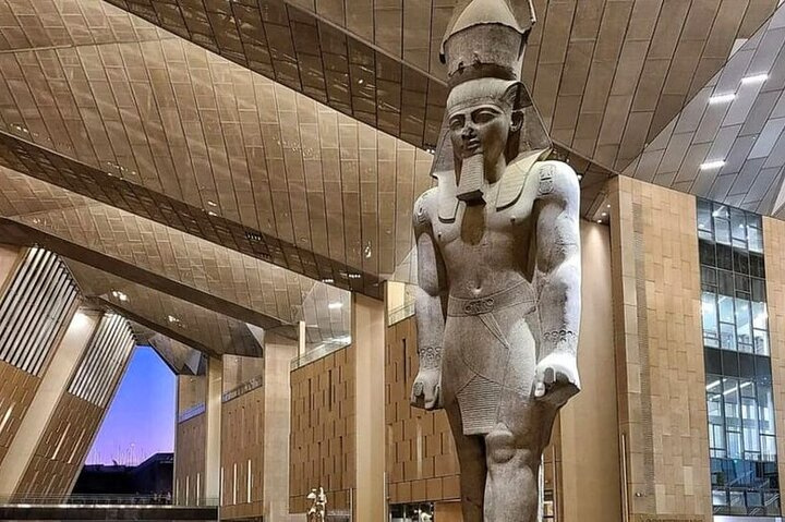 Tour to Giza Pyramids and Egyptian Museum